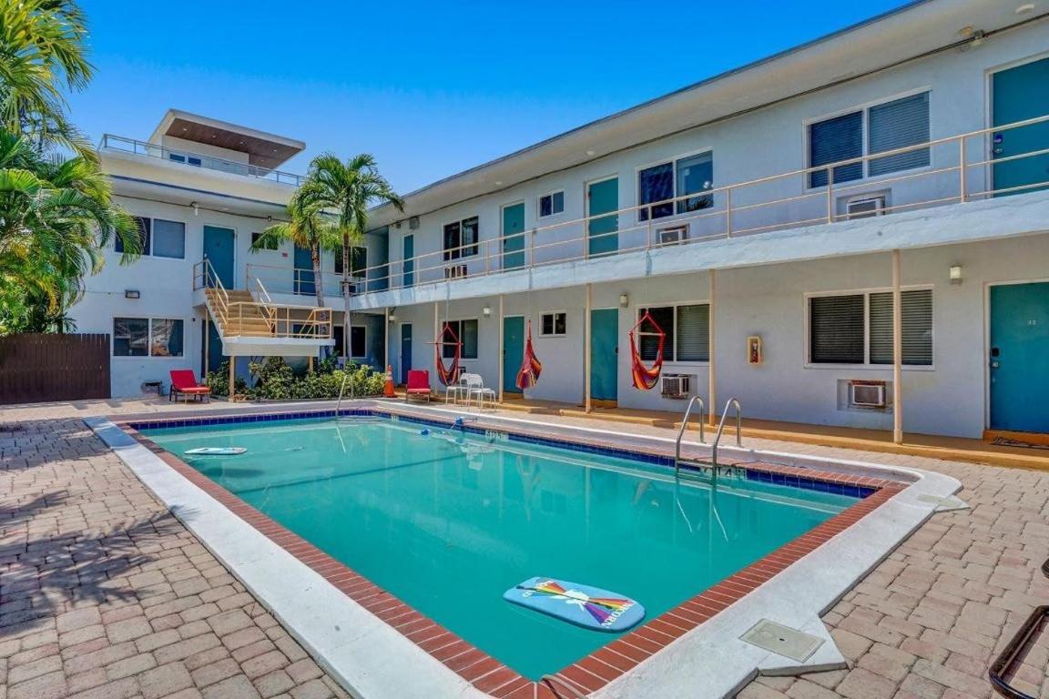 Secluded Hollywood Studio Walk To Beach Boardwalk Apartment Dania Beach Exterior foto