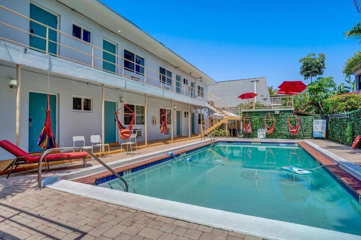 Secluded Hollywood Studio Walk To Beach Boardwalk Apartment Dania Beach Exterior foto